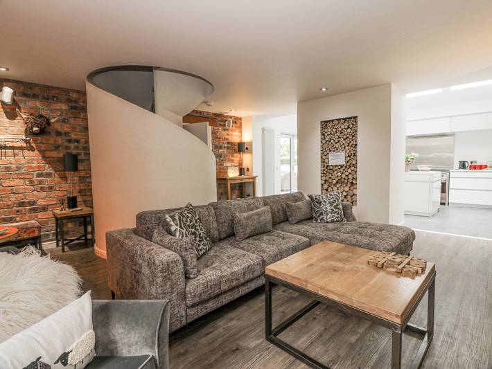 Holiday rental for 4 people, with Hot tub and Garden in Moffat