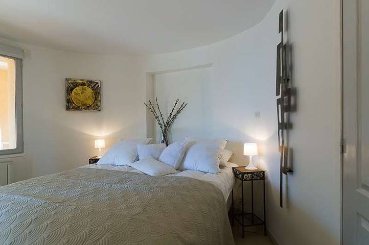 Gîte pour 4 personnes, avec piscine et jardin à Miribel-les-Échelles - 4