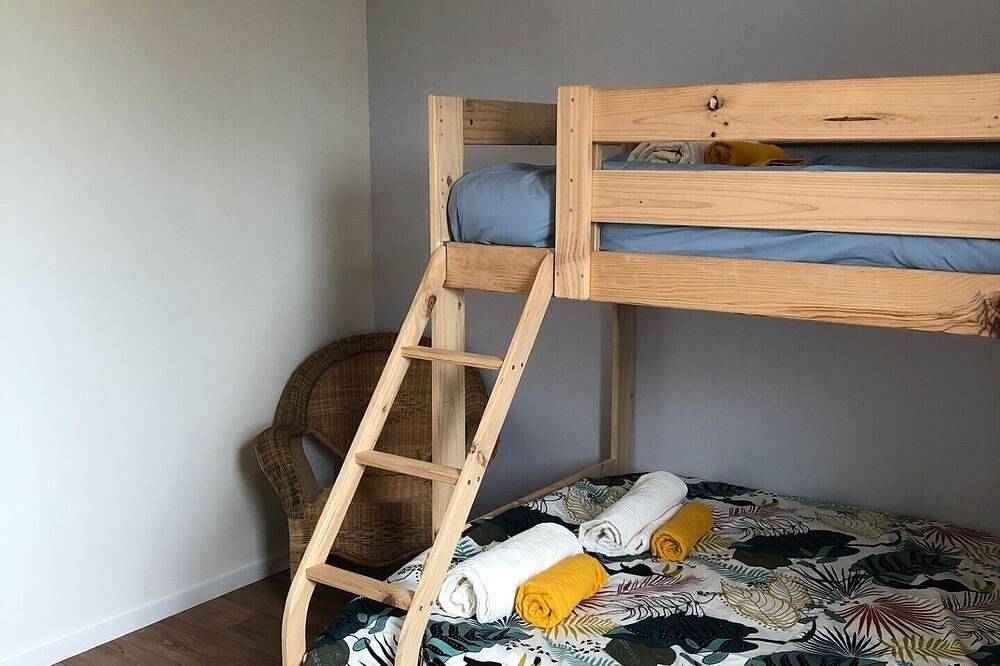 Bleuniou gîte with pool access (6 to 10 people). 2 minutes' walk from the beach. in Guissény, Brest und Umgebung