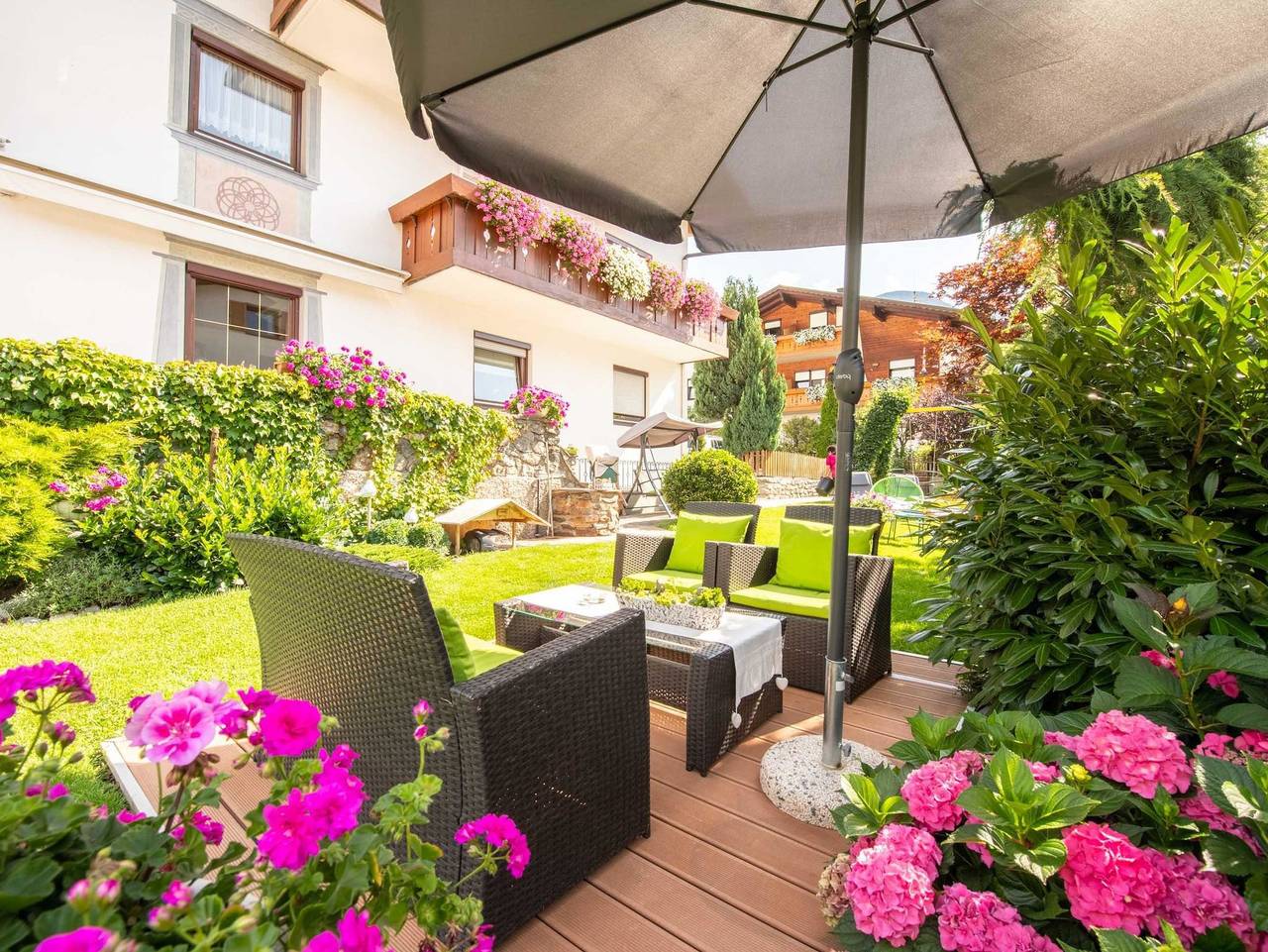 Ganze Ferienwohnung, Garni Appartements Almrausch - Komfortzimmer Burgeis in Burgeis, Mals