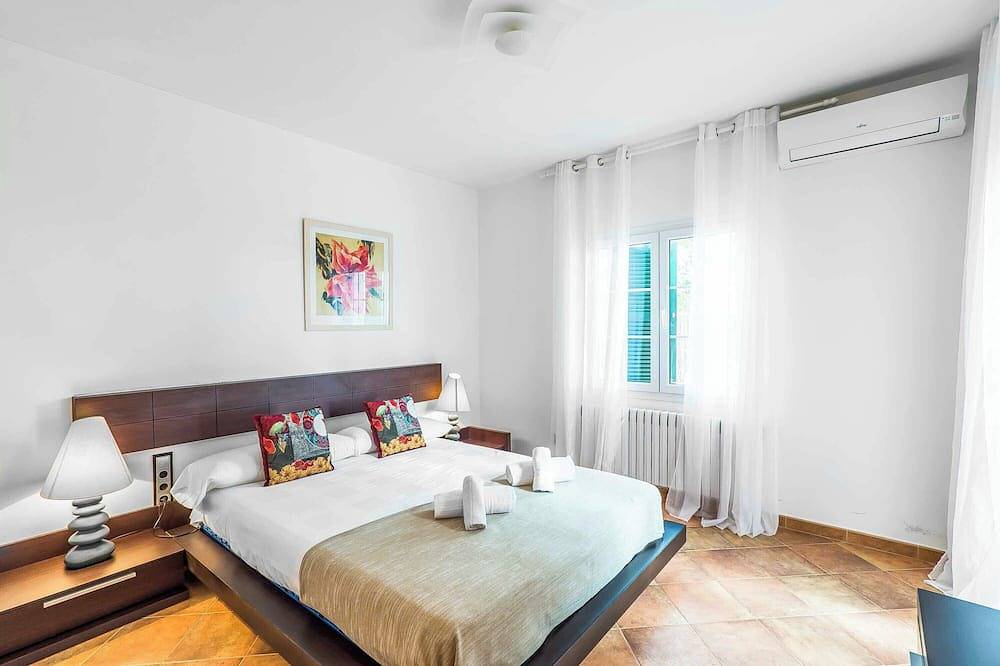 Arena Blanca - Cinq Chambres Villa, Couchages 10 in Punta Prima, Sant Lluís