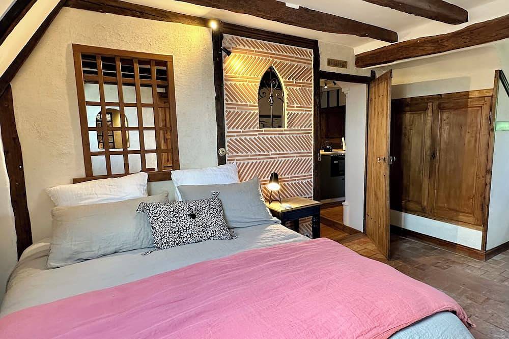 Ganze Wohnung, \"Le Petit Tinténiac\" cosy T2 in the heart of the Doutre district in Angers, Angers und Umgebung