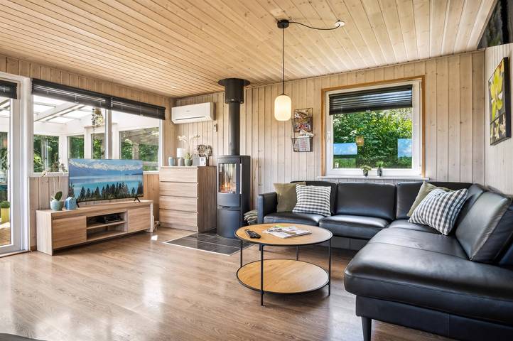 Nice home in Hejls w/ Sauna, 3 Bedrooms and Indoor swimming pool in Hejls, Kleiner Belt