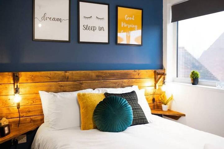 7 bed house| Sleeps 14 | Ensuite |Free Hs Wifi | Tvs in rooms | City Centre | Inspire Homes in Coventry, Région de Birmingham