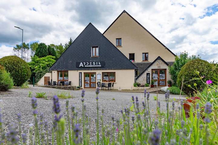 Hôtel pour 4 personnes, avec Terrasse et Jardin à Peyrelevade - 3