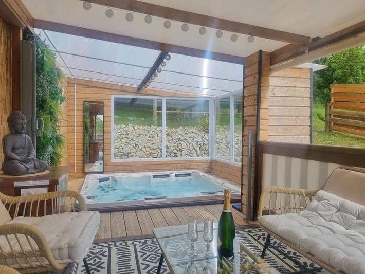 Gîte pour 2 personnes, avec jardin et jacuzzi à Anneville-sur-Scie