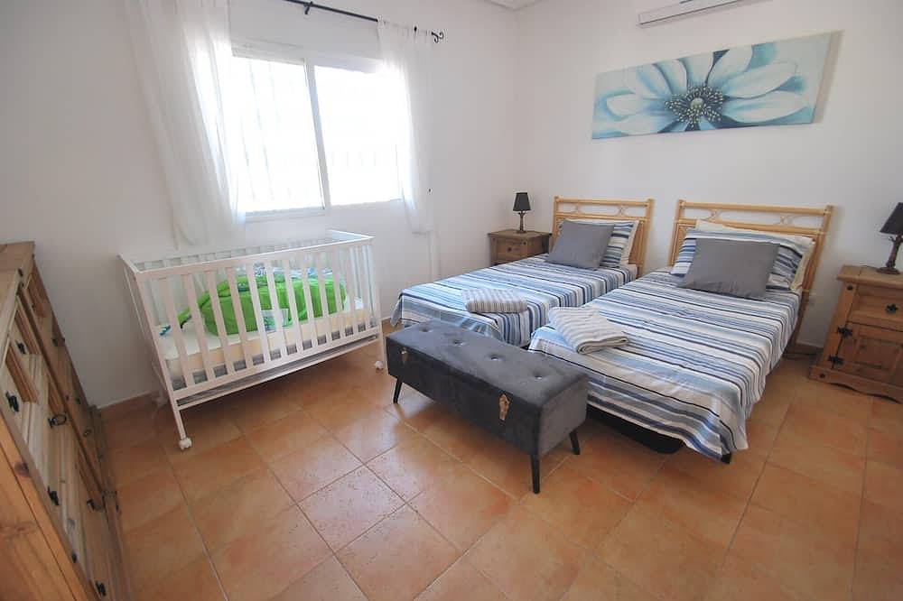 Finca in quiet area with private pool in Catral, Alicante Province