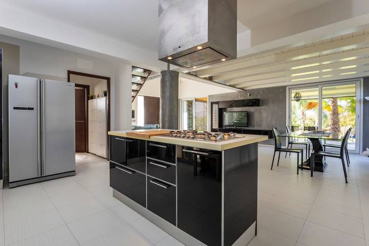 Villa 'Green Garden' with Private Terrace, Wi-Fi and Air Conditioning in Carlentini region, Syracuse Province