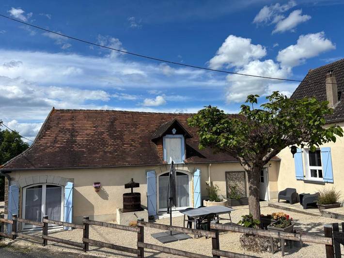 Location de vacances pour 4 personnes, avec jardin et vue, animaux acceptés à Thenon