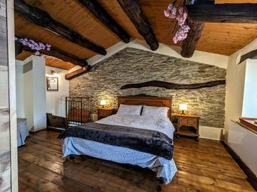 Maison de campagne pour 6 personnes, avec jardin et vue ainsi que sauna et vue sur le lac, animaux acceptés à Paesana