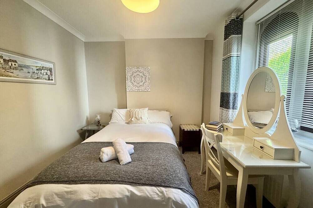 Charming 2-Bed Cottage, Exmouth | Sleeps 3 in Exmouth, Devon