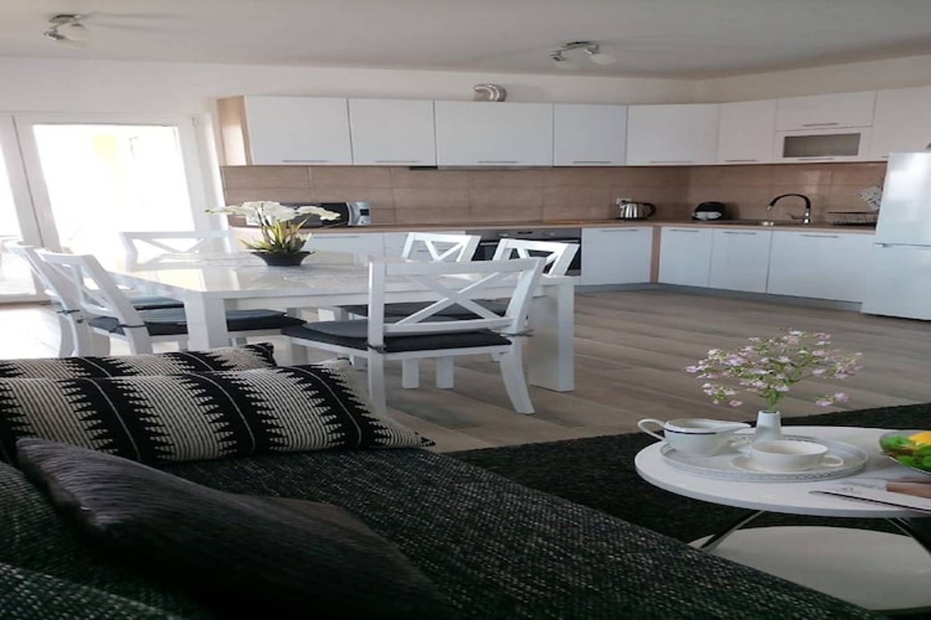 Ganze Wohnung, Apartment Villa Bijele Stijene - Two Bedroom Apartment with Terrace and Sea View in Karlobag, Naturpark Velebit