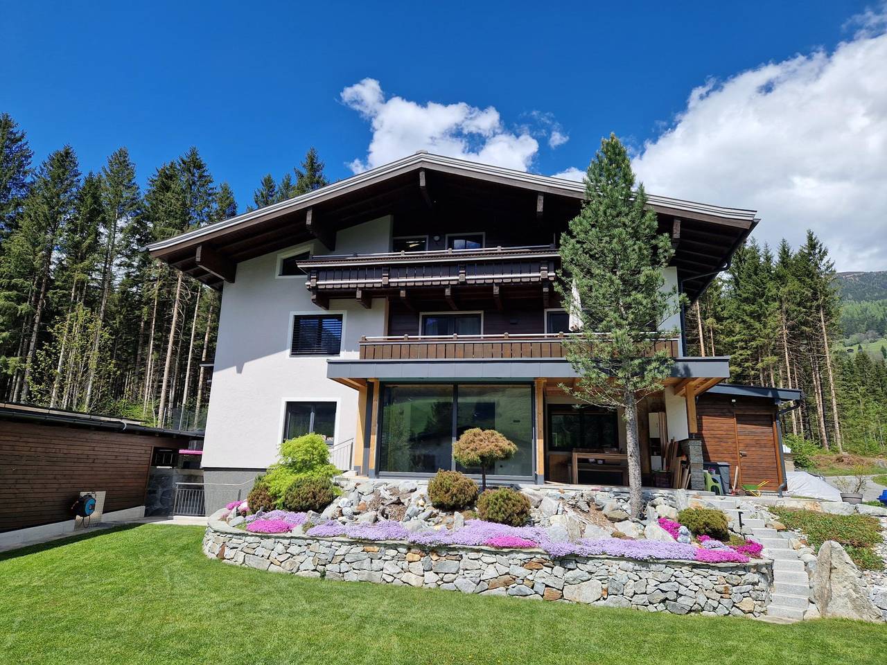 Ganze Wohnung, Ruhige Ferienwohnung mit großem Balkon in Neukirchen am Großvenediger, Pinzgau