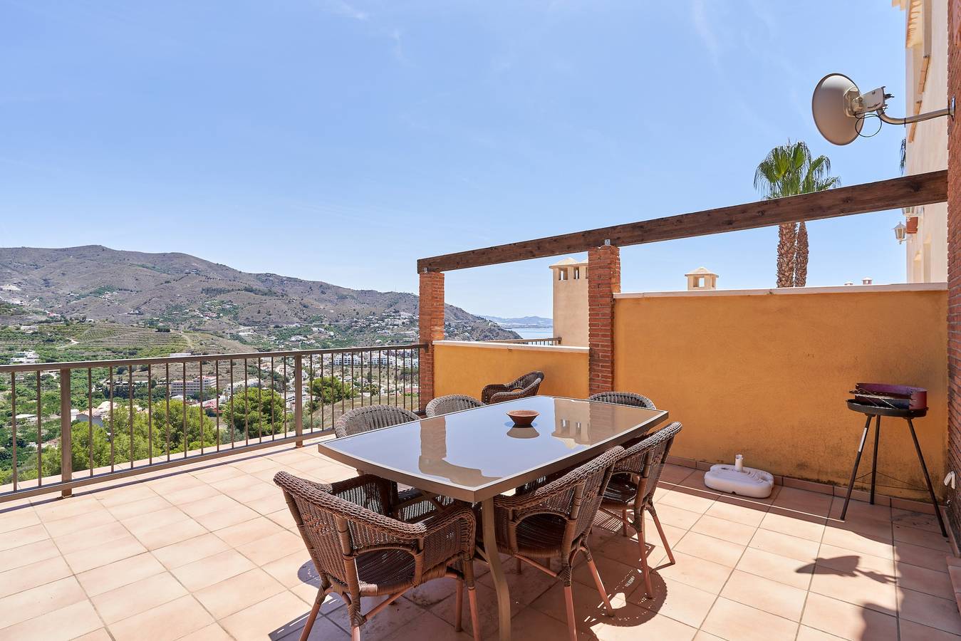 Casa de férias 'Casa Fuentes 2 B2' com vista para o mar, Wi-Fi e ar condicionado in Fuentes de Almunecar, Almuñécar