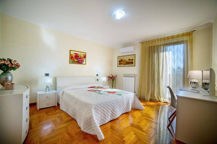 Casa vacanza per 2 persone, con giardino e idromassaggio in Battipaglia