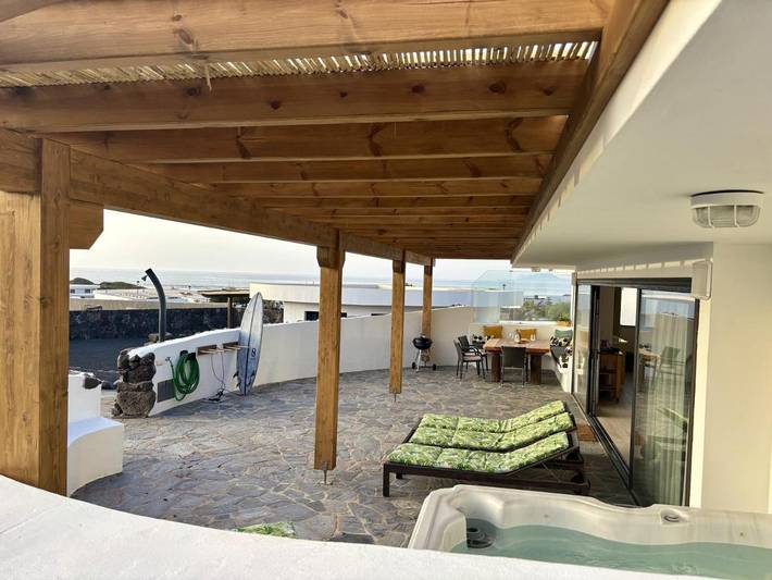 Casa rural para 8 personas, con jacuzzi además de jardín y terraza en Famara - 2
