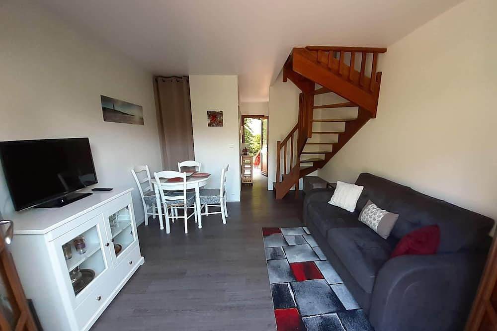 Charming cottage on the heights of Houlgate 2 Bedrooms / 5 persons in Saint-Sauveur-de-la-Mer, Lisieux region