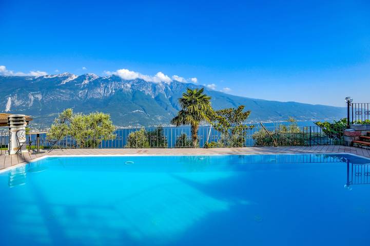 Ganze Wohnung, Charmantes Appartement 5 am Gardasee mit WLAN, Pool und Terrasse; Parkplätze vorhanden, Haustiere erlaubt in Pieve, Tremosine