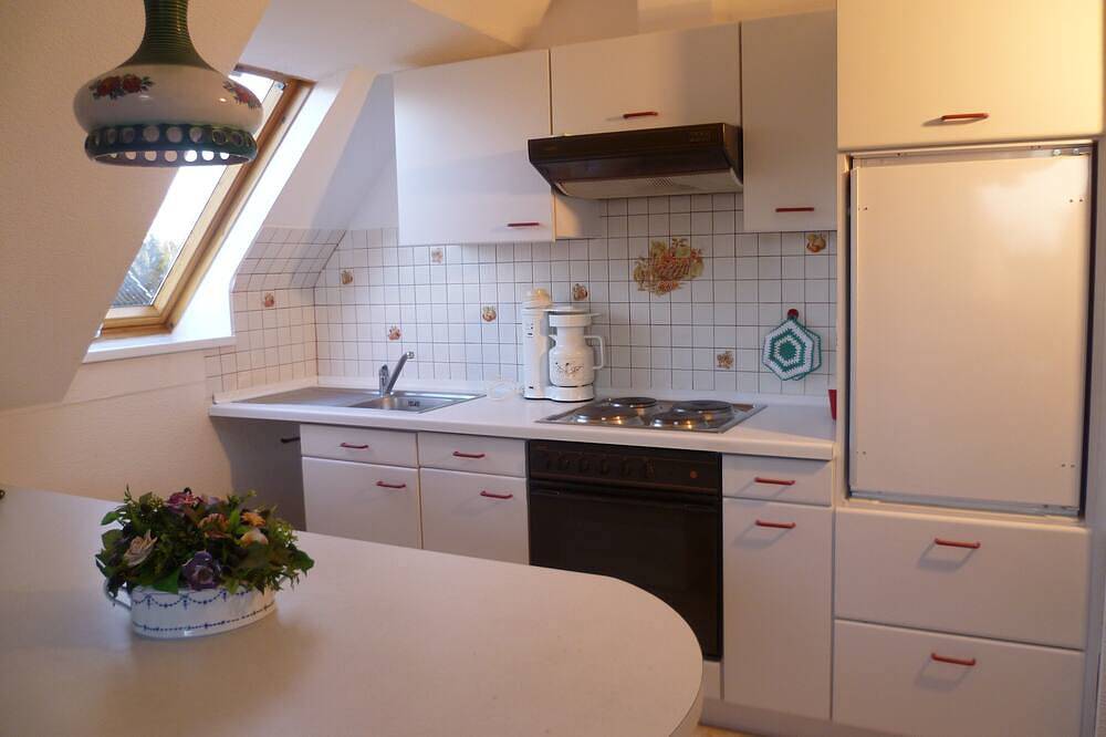 Ganze Wohnung, Familienfreundliche Ferienwohnung mit großem Garten in Köhn, Südliche Ostseeküste