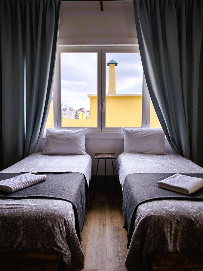 BnB für 8 Personen, mit Balkon und Terrasse sowie Ausblick in Lissabon
