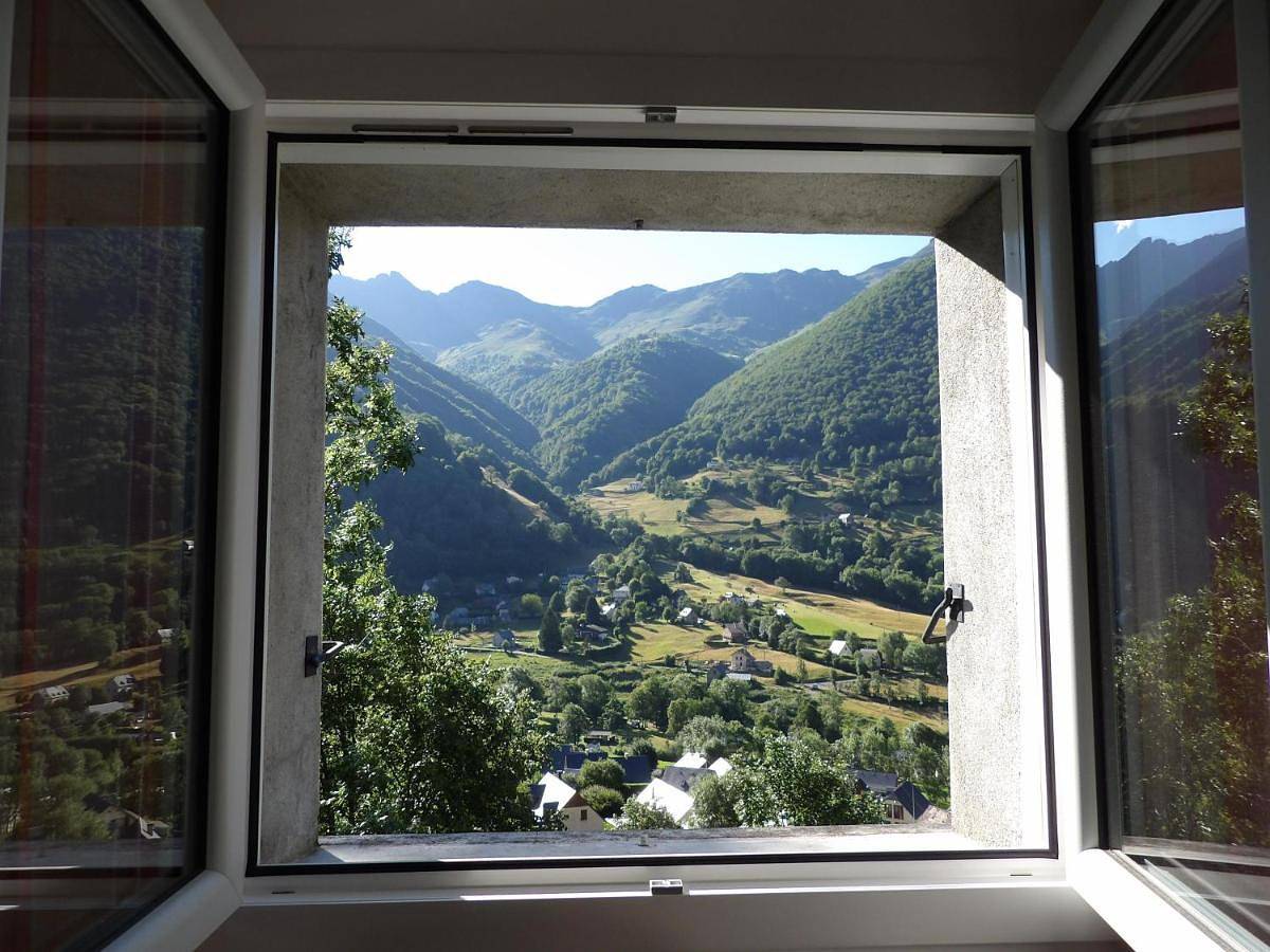 Double Room with Private Bathroom in Cauterets, Parc national des Pyrénées