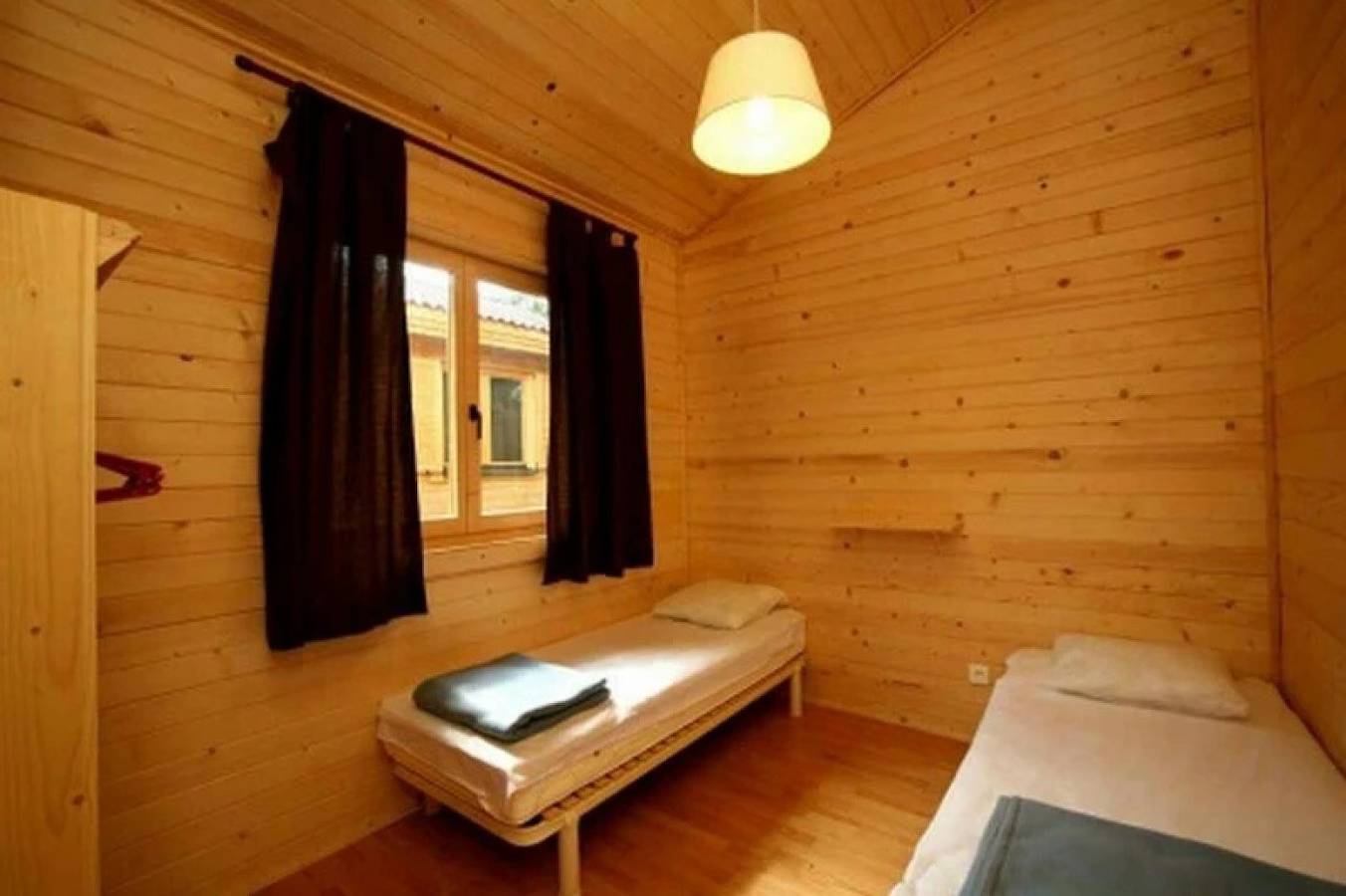 Zecamping 3 étoiles piscine dog friendly locatif Tv Bbq clim 39m2 4 pers in Porto-Vecchio, Arrondissement de Sartène