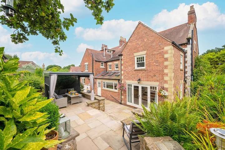 Holiday rental for 12 people, with hot tub and garden in Scalby