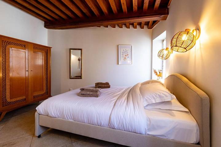 Location de vacances pour 3 personnes, avec vue et terrasse à Flavigny-sur-Ozerain - 3