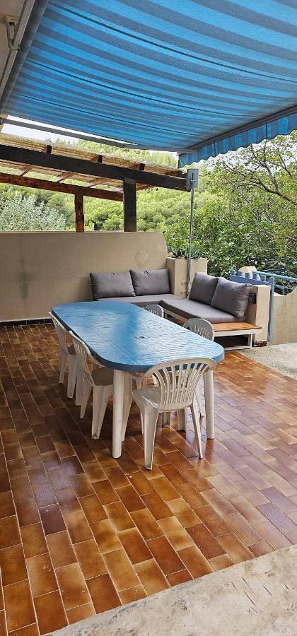 Gîte pour 4 personnes, avec terrasse et vue dans Calanque des Figuieres - 2