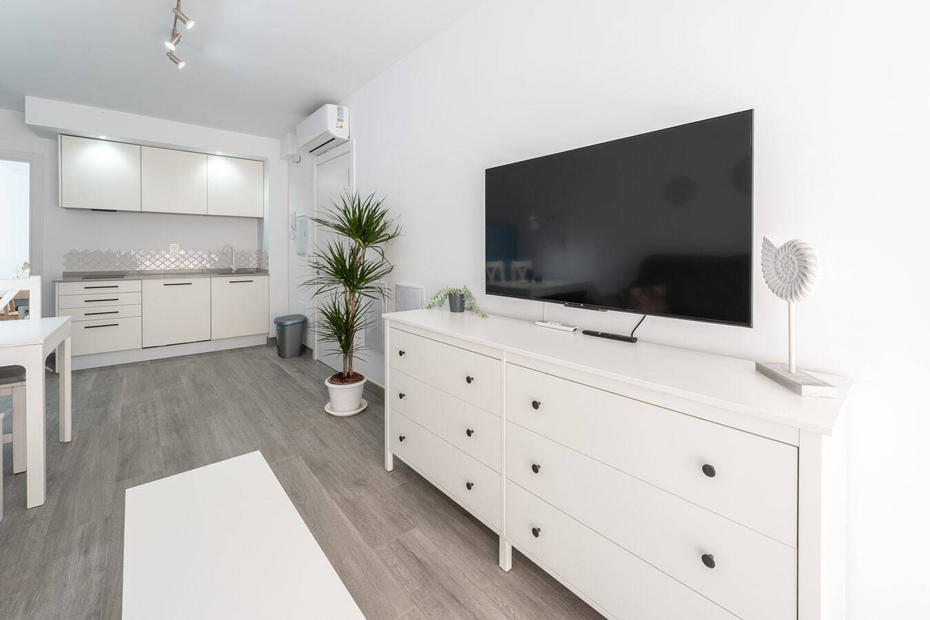 Entire apartment, Apartamento Joya del Mar 4 by Solset in Playa de Torre del Mar, Torre del Mar