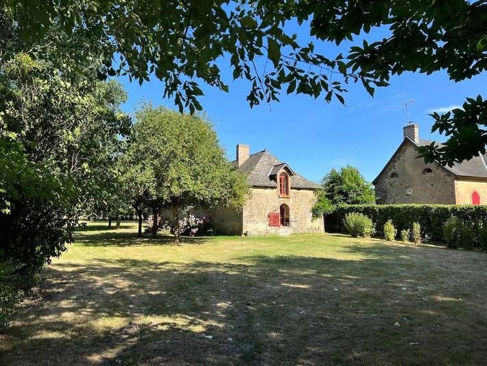 Gîte pour 6 personnes, avec jardin et vue à Daon