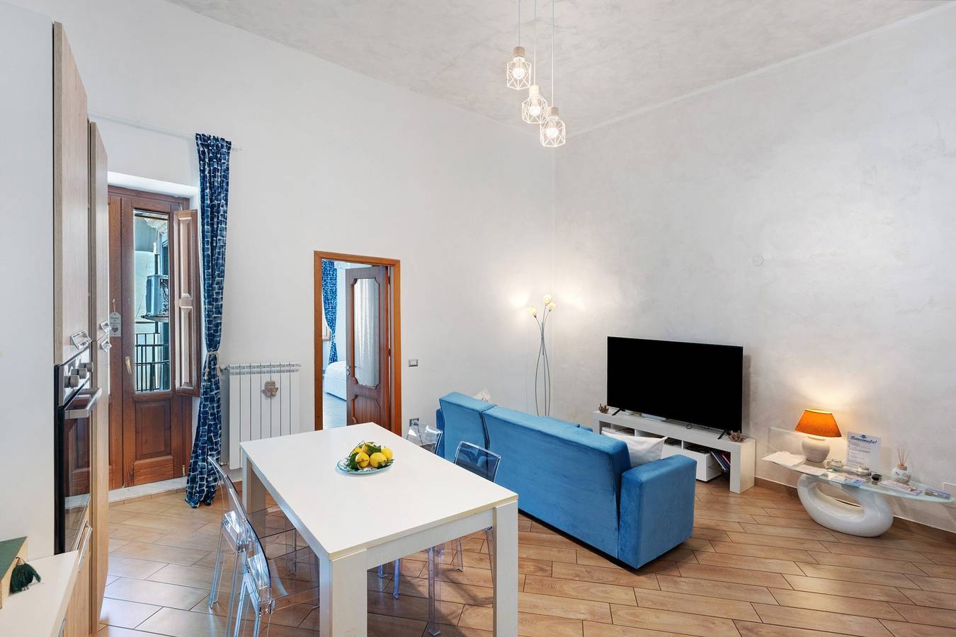 Appartement entier, Appartement « Light Blue House » avec balcon, Wi-Fi et climatisation in Salerne, Côte Tyrrhénienne Campanie