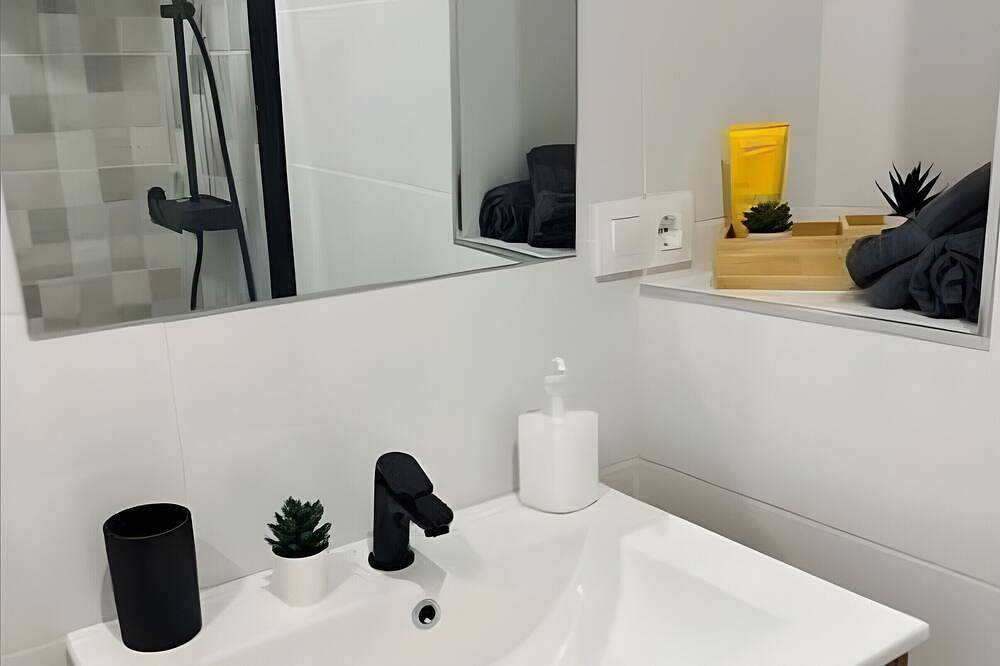 Entire apartment, Apartment Mar Alegre – Beachfront Escape on the Costa del Sol in Torrox Costa, Torrox