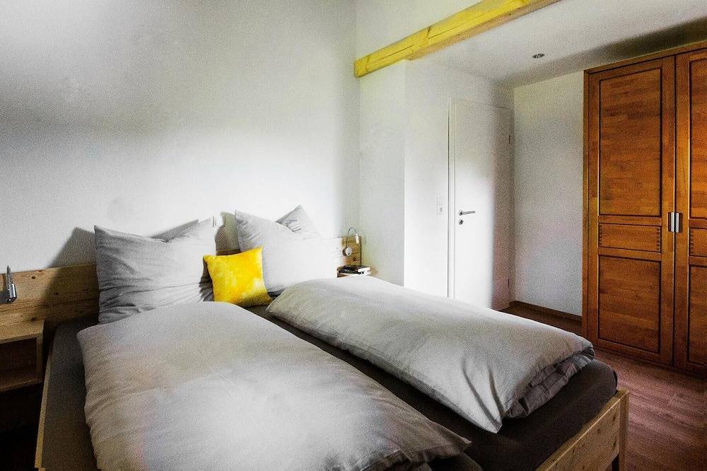 Ganze Wohnung, 90qm-Dachgeschoss Wohnung mit großer Terrasse und Wlan in Lohberg, Ostbayern