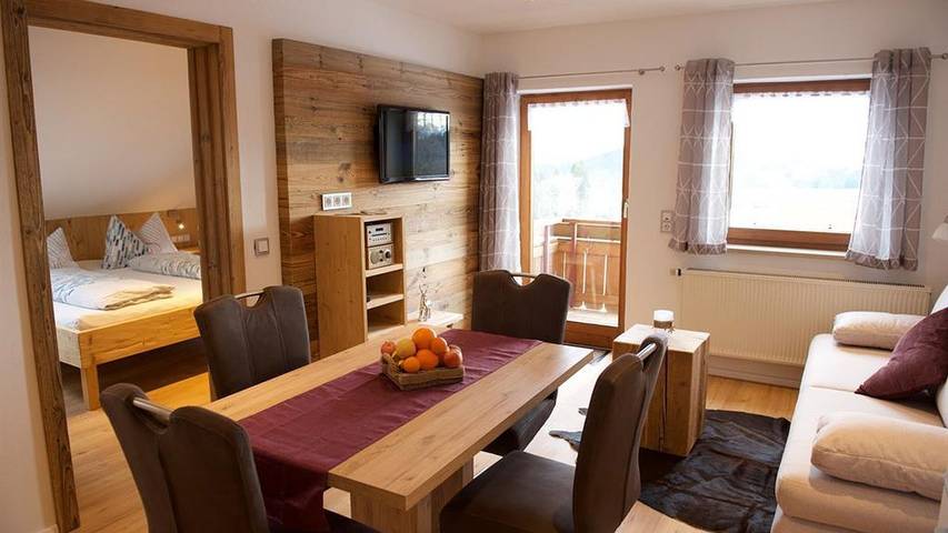 Ferienwohnung für 3 Personen, mit Terrasse und Garten in Seeg