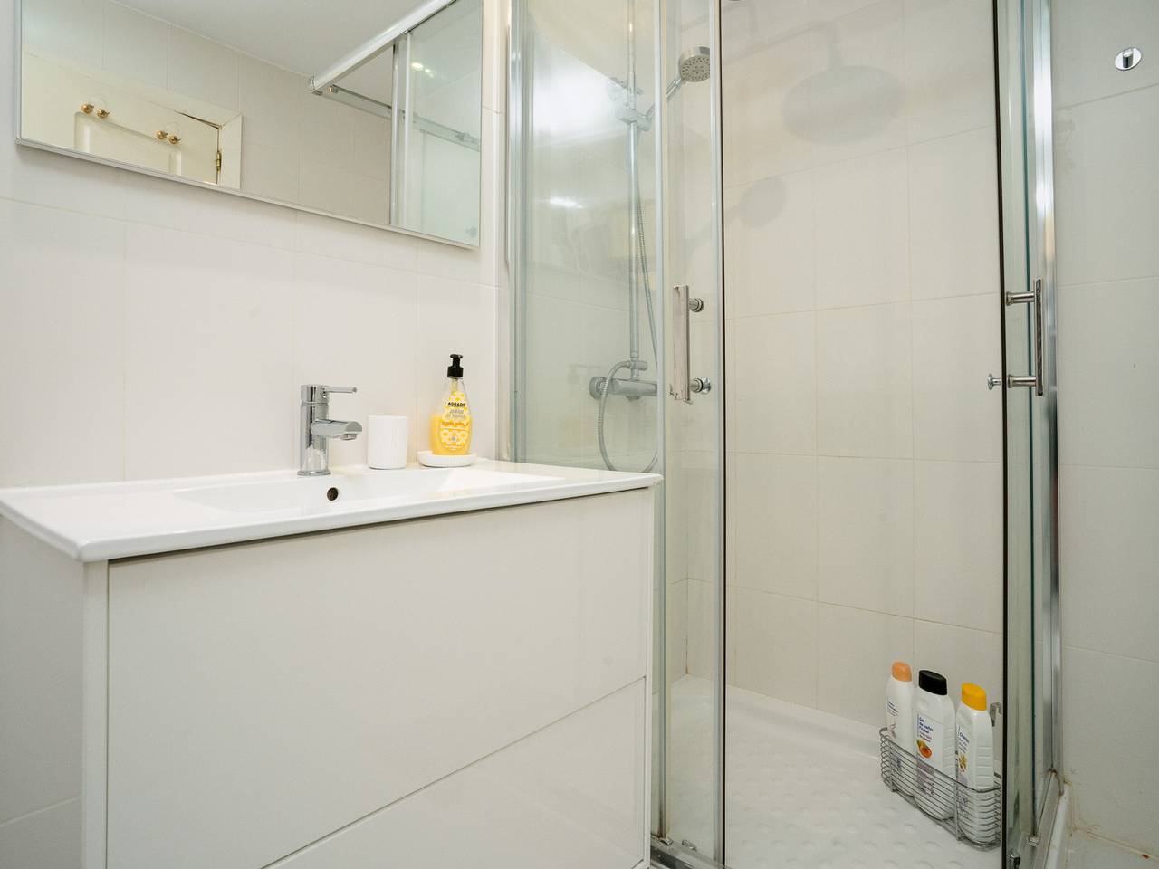 Entire studio, Beachfront Studio in Elviria with Wi-Fi, Air Conditioning and Pool in Marbella East, Marbella