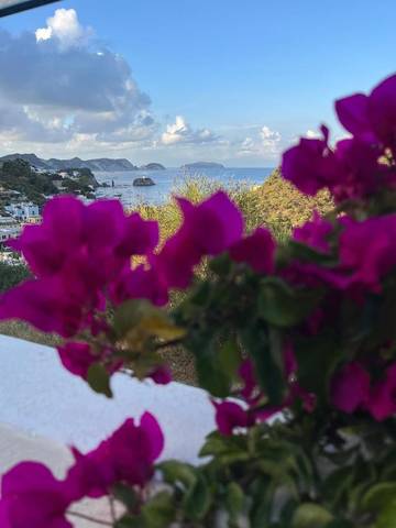 Gîte pour 2 personnes, avec vue ainsi que jardin et terrasse à Ponza