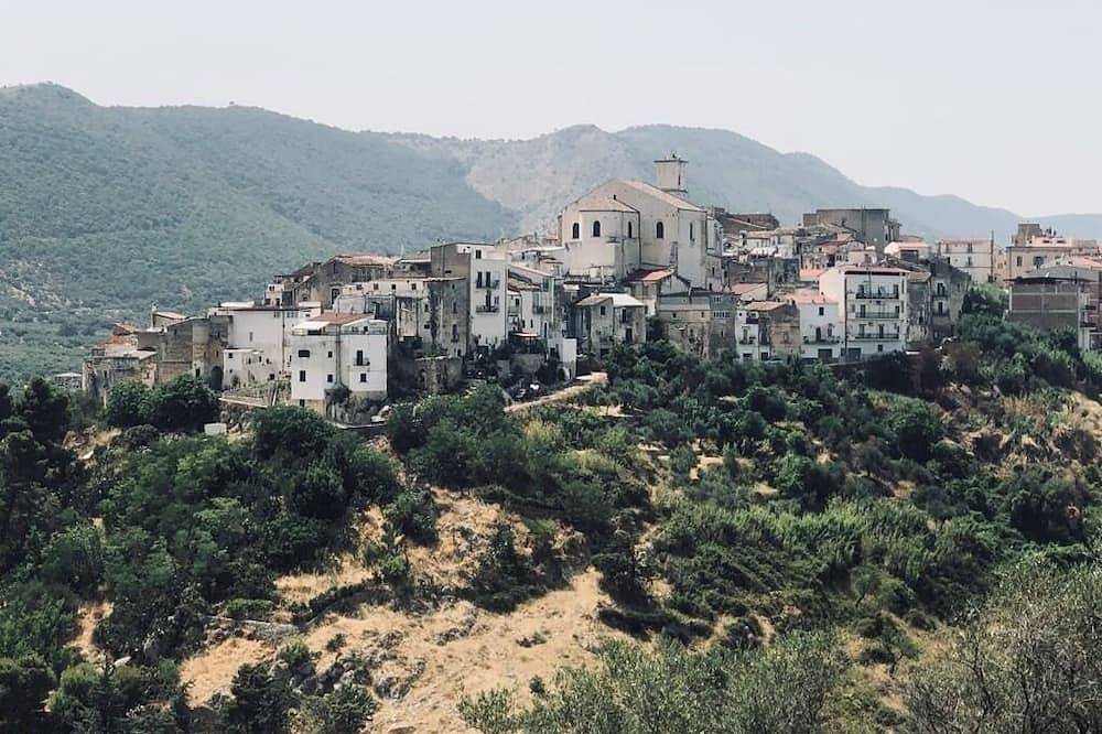 Casa rosa-Simple Italian house in stunning Puglia in Cagnano Varano, Gargano