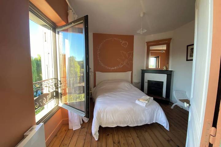 Location de vacances pour 7 personnes, avec jardin et terrasse à Agonac - 2