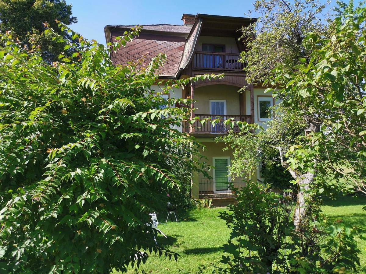 Bungalow & Apartments "Am Deber" Velden - Augsdorf in Velden am Wörther See, Villach-Land