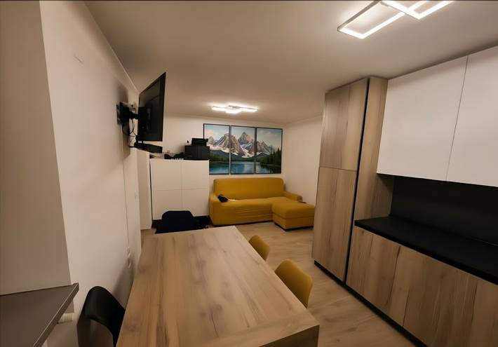 Entire apartment, Alba di Poggio al Sole Apartment in the Dolomites of Val di Sole in Mezzana, Ortler Alps