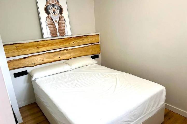 Apartamento entero, Planta Baja 3 hab. con Chimenea, Patio Privado y WiFi in La Molina, Alp
