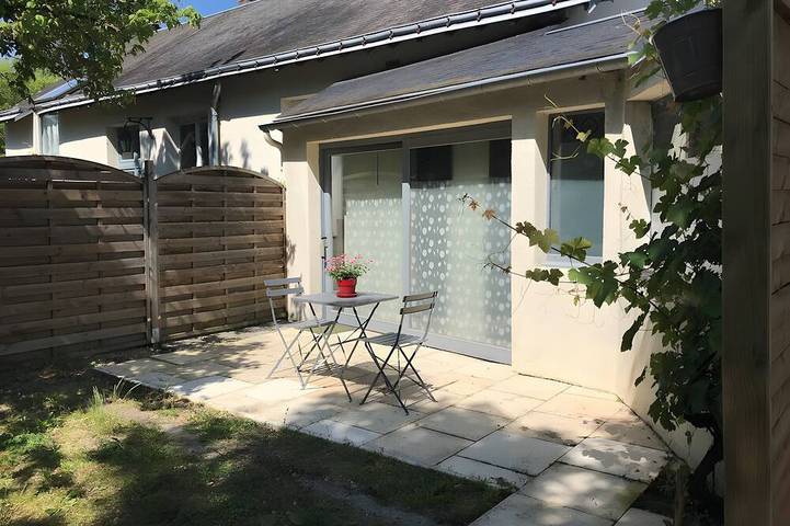 Location de vacances pour 2 personnes, avec jardin et terrasse, animaux acceptés à Avrillé-les-Ponceaux