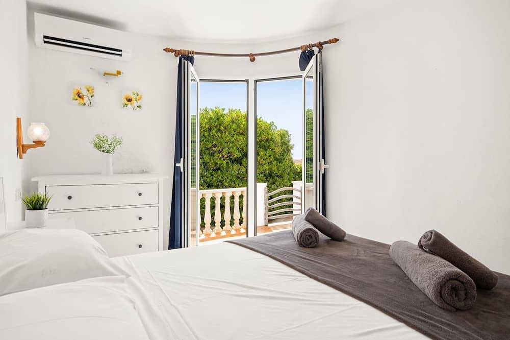 Casa Kintore A beautiful family friendly villa in S'Algar, Sant Lluís