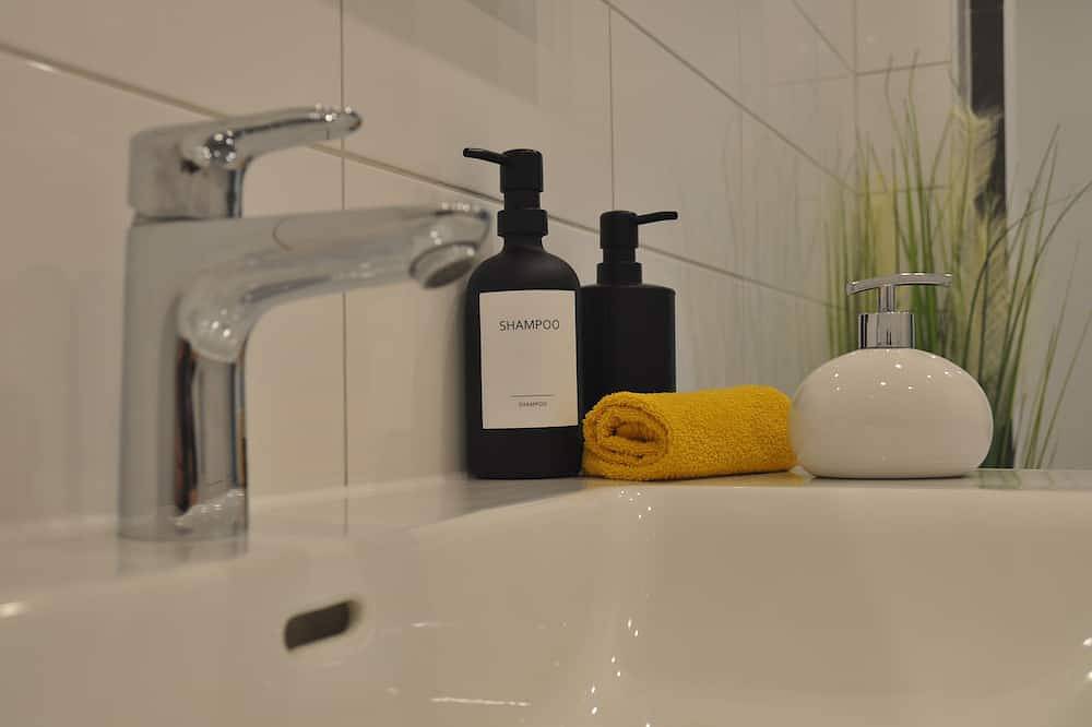 Ganze Wohnung, Marburg - Wohnung im Grünen, Garten, Terrasse, Ruhig, Toller Panorama Blick in Marburg, Landkreis Marburg-Biedenkopf