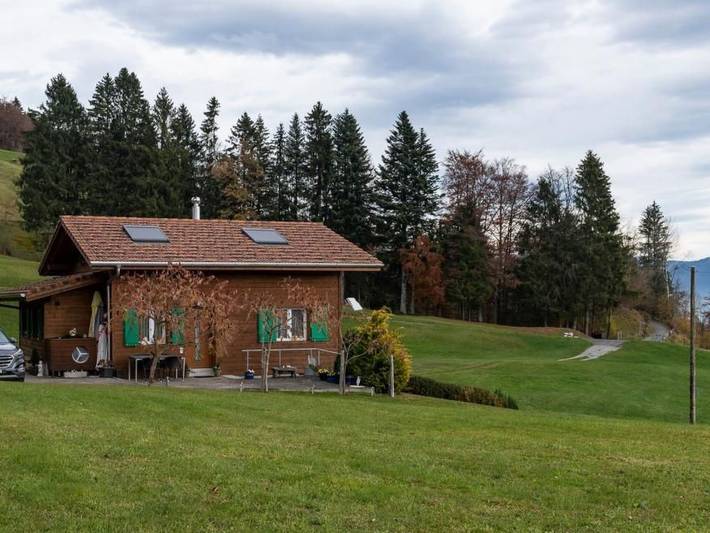 Ferienhaus für 5 Personen, mit Garten und Terrasse sowie Pool und Seeblick in der Schweiz - 2