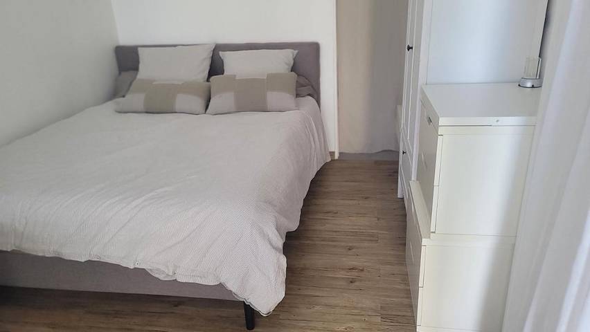 Location de vacances pour 4 personnes, avec jardin ainsi que vue et piscine à Montarnaud - 4