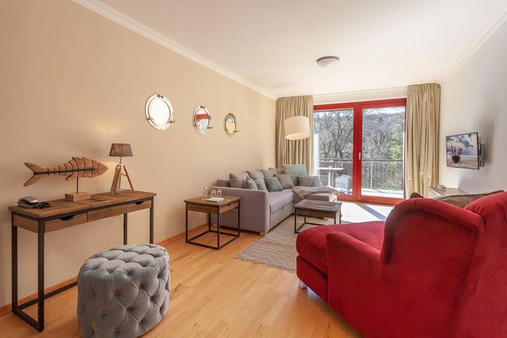 Ferienwohnung für 4 Personen, mit Pool und Ausblick sowie Balkon in Sassnitz - 2