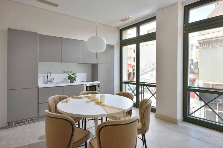 Villa for 6 people, with garden and balcony in Athens