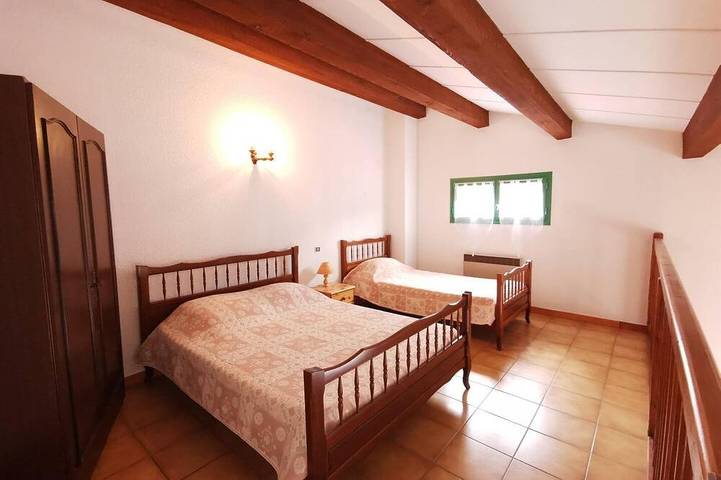 Location de vacances pour 6 personnes, avec jardin à Trilla - 4